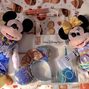 Disney 50 Mickey Minnie Stuffed Animals, Exclusive Disney 50th anniversary Tote